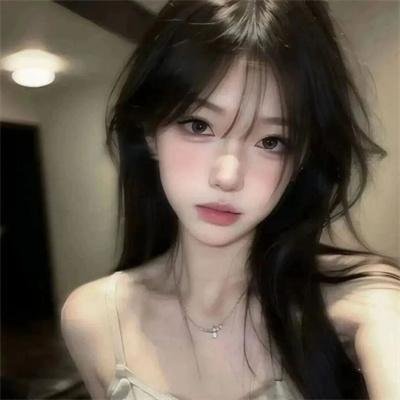 三人之间